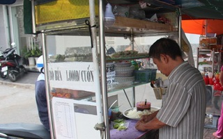 Gánh bò bía "độc nhất vô nhị" ở Sài Gòn