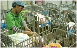Từ vụ “trao nhầm” con suốt 42 năm: Có phải là trường hợp hy hữu?