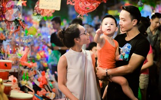 Ngắm những gương mặt bé thơ đáng yêu không thể rời mắt trên phố đèn lồng Trung thu