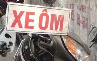 Khách nữ gạ tài xế xe ôm "xem hàng" để cướp xe