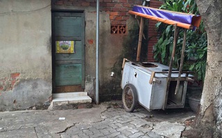 Chồng cầm dao cứa cổ vợ rồi tự sát