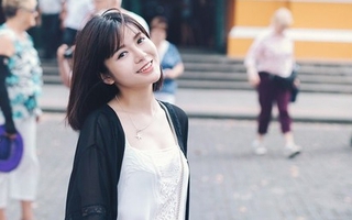 Cận cảnh nụ cười hút hồn của hot girl M.U xinh đẹp làm "điên đảo" Facebook