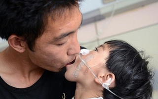 Những câu chuyện tình cha con xúc động rơi nước mắt