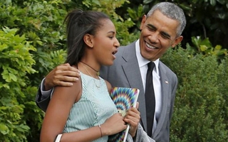 Barack Obama nói về hai con gái: "Chúng luôn khiến tim tôi thắt lại vì yêu thương"
