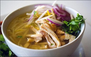 Những quán phở gà lừng danh tại Hà Nội