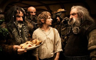 “The Hobbit” vượt mặt các đối thủ nặng ký