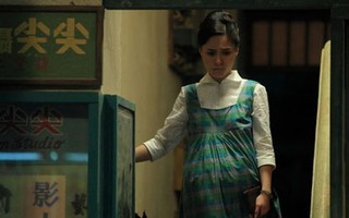 Chung Hân Đồng “vác bụng bầu” đi cứu chồng