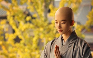 Lâm Chí Linh bất ngờ xuống tóc đi tu