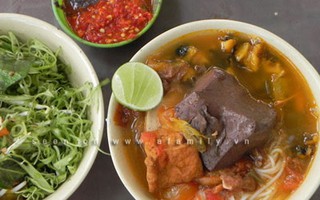 Gánh bún riêu ốc nổi tiếng ở quận 1