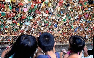 Người Philippines phát sốt với ổ khóa tình yêu