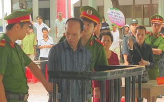 Nửa đêm cầm dao cắt cổ vợ vì nghi ngoại tình