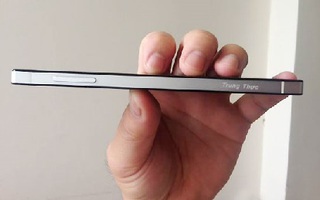Biên tập viên VTV bất ngờ bán chiếc Bphone "Trung Thực" để làm từ thiện