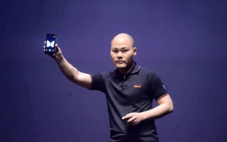  Dân tình "đấu khẩu" ngay sau khi Bphone ra mắt