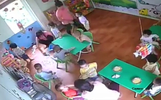 Vụ tát, lay giật đầu trẻ vì ăn chậm: Sở GD Hà Nội và gia đình yêu cầu làm rõ