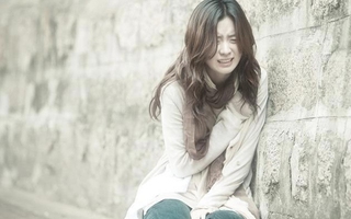 Phụ nữ, hãy can đảm yêu và can đảm buông tay!