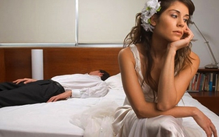"Chết cười" với những đêm tân hôn “chay”