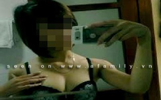 "Chợ tình" lặng lẽ trong lòng bàn tay	