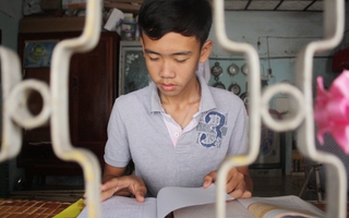 Cậu học trò bước tiếp sau nỗi đau mất mẹ và em gái vì tai nạn thương tâm