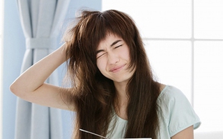 Vợ như gà rù, chồng "tông xoẹt tông"