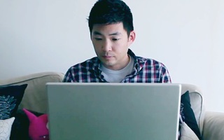 Ê chề vì chồng lên facebook tố “nái già”