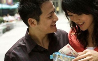 Bị lừa tình liên tục vì tội... giàu
