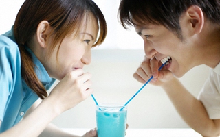 Chuyện gái già và anh chàng hàng xóm