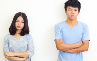 Vợ chồng cũng chỉ là kẻ khác máu tanh lòng?