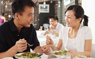 "Quá để mắt tới chồng càng dễ mất chồng"