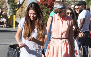 Selena Gomez vẫn tức giận với Taylor Swift