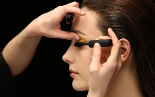 Bí quyết chọn đúng mascara cho từng dáng lông mi