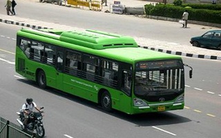 Cô gái 25 tuổi bị phụ xe buýt hãm hiếp lúc nửa đêm