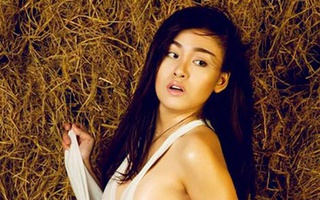 Bà Tưng: "Tôi bất tài nên mới cởi đồ"