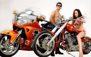 Thảm cảnh mang nợ, vào tù vì ham môtô khủng chở chân dài