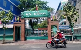 Học sinh tiểu học bị bắt cóc lúc đi vệ sinh trong trường