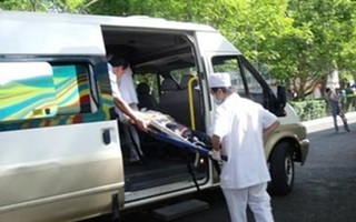 Đèn trung thu phát nổ, một trẻ bị bỏng mặt