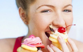 Điều gì xảy ra khi bạn ăn đồ ngọt lúc đói?
