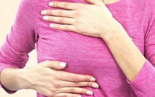 Cảnh báo: Phụ nữ làm văn phòng rất dễ bị xệ ngực vì những nguyên nhân này...