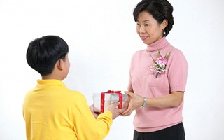 Ngừng ngay việc thưởng cho trẻ khi có điểm tốt vì những lý do sau