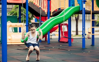 Đừng bạo hành con bằng chờ đợi, ba mẹ ơi!
