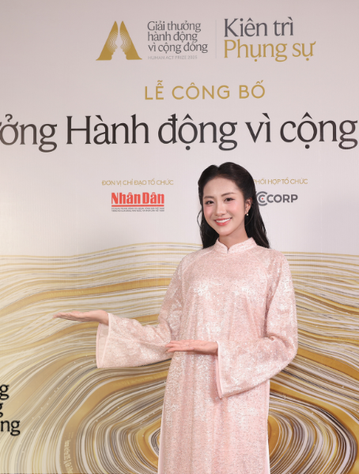 Hoa hậu Hà Trúc Linh rạng rỡ trong tà áo dài tại Human Act Prize 2025, bật mí một kế hoạch đặc biệt sắp tới