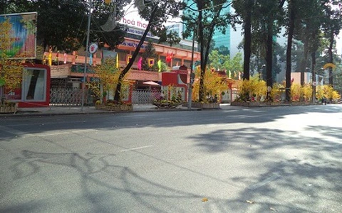 Một Sài Gòn nắng rực và thưa vắng những ngày Tết