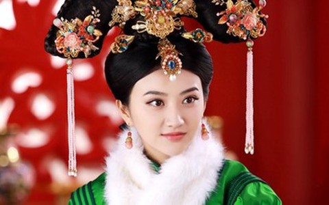 "Đệ nhất mỹ nữ Bắc Kinh" hóa hoàng hậu đẹp như tranh vẽ