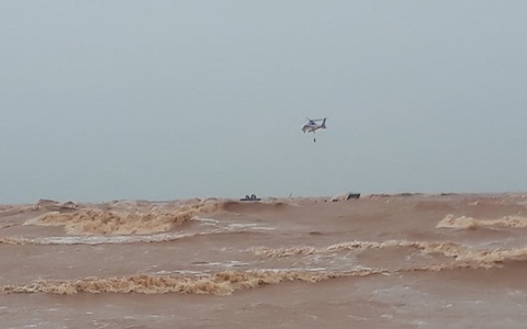 Lời kể của thuyền viên 4 ngày ròng rã bám ống khói tàu Vietship 01 mắc cạn trên biển