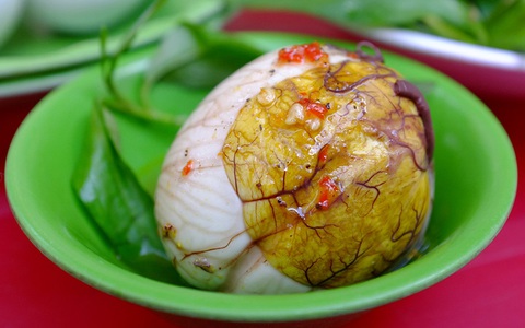 Trời lạnh ăn trứng vịt lộn siêu ngon lại ĐẠI BỔ nhưng có 1 thời điểm trong ngày phải tránh ăn kẻo gây hại nhiều cơ quan trong cơ thể