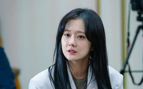 Giặt quần áo giúp vợ, tôi chết điếng khi phát hiện bao cao su trong túi áo nhưng càng run khi nghe câu trả lời ráo hoảnh từ cô ấy 
