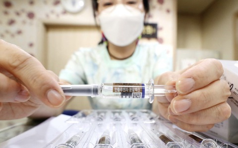 25 người tử vong, Hàn Quốc vẫn không dừng tiêm phòng cúm