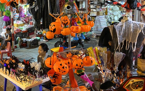 Đồ hóa trang Halloween càng ma quái càng hút khách