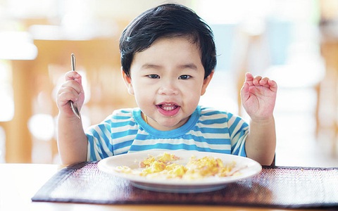 Trẻ không còn biếng ăn nhờ 5 bí quyết vô cùng đơn giản