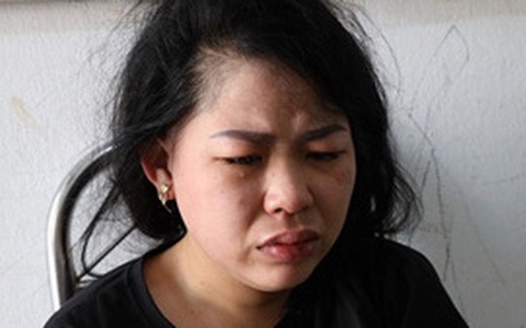 Bắt “hot girl” giật và trộm 46 sợi dây chuyền trong Toà thánh