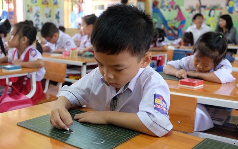 Chương trình lớp 1 quá tải: Bộ GD&ĐT chính thức trao quyền giảm tải cho giáo viên?
